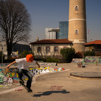 Inner walking, the city outside