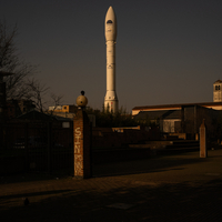 Inner walking, the city outside