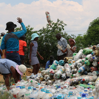 Observing humanity in motion - A colorful theatre of everday urban life