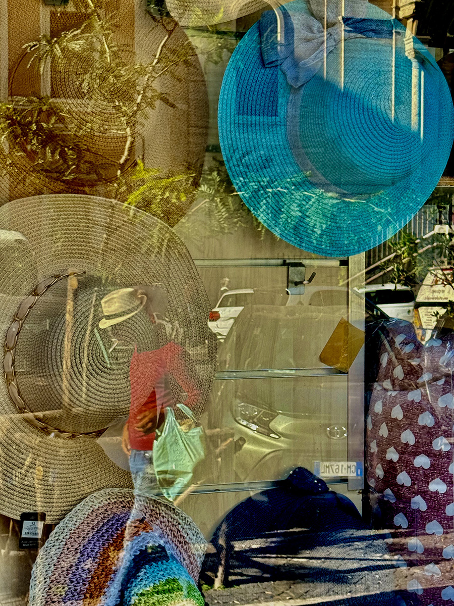 Ottobrata Rome, Which hat should i wear today?