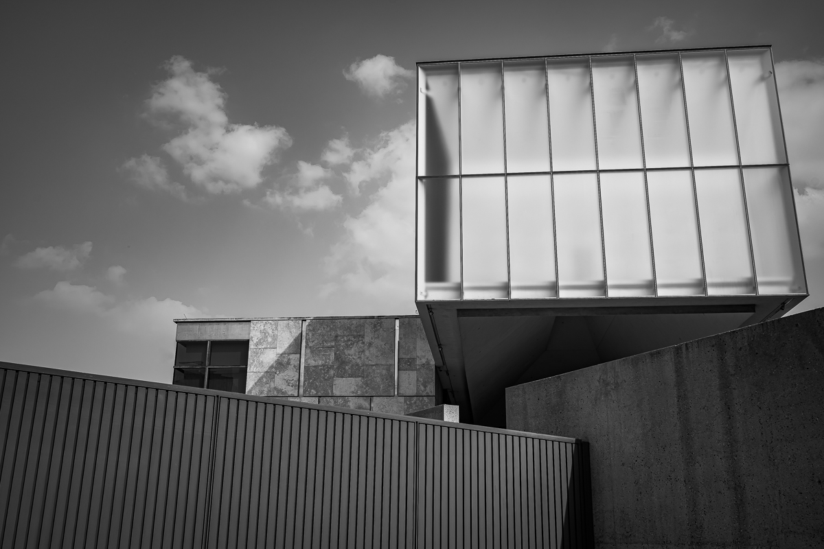 A Conversation in Planes at the Edges of Form