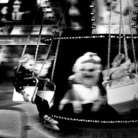 Lumière et obscurité à la fête foraine