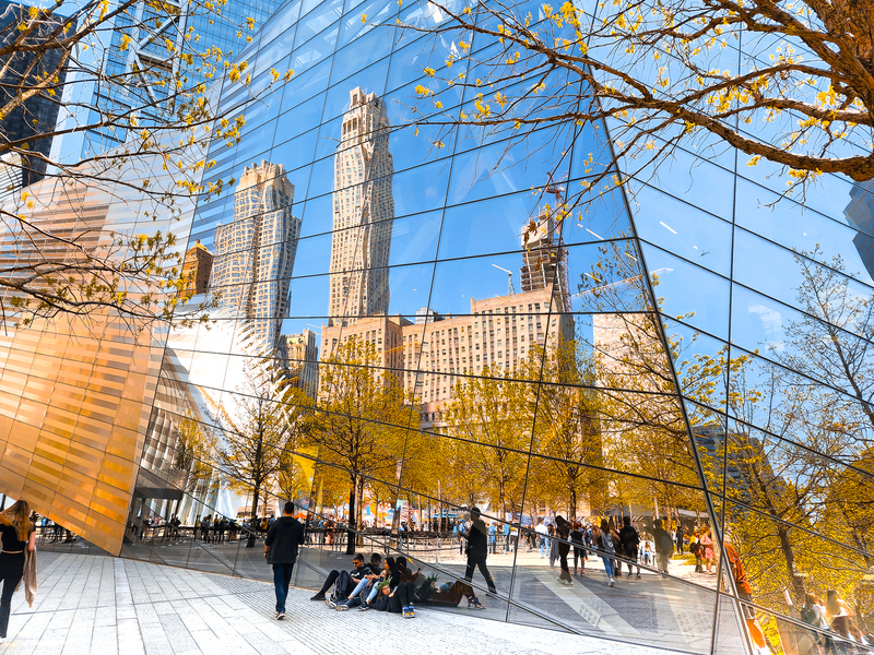 Title 1 - NYC: Ground Zero - 9/11 Memorial in Autumn