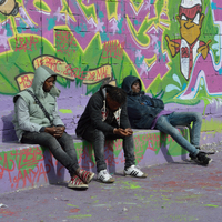 Adolescents, quartiers Nord de Marseille, graffiti tale