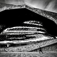 Colossus in the Metropolis