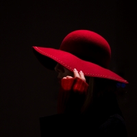 La femme au chapeau rouge